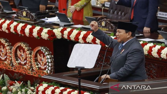 689ed7de6a2c4-presiden-prabowo-subianto-saat-pidato-dalam-sidang-tahunan-mpr-ri_665_374.jpg